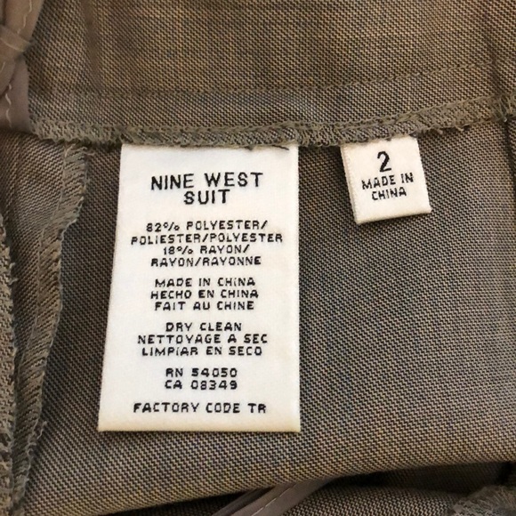 Nine West two-piece suit - Picture 4 of 5
